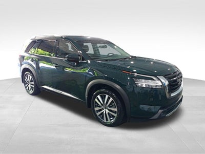 2022 Nissan Pathfinder Platinum