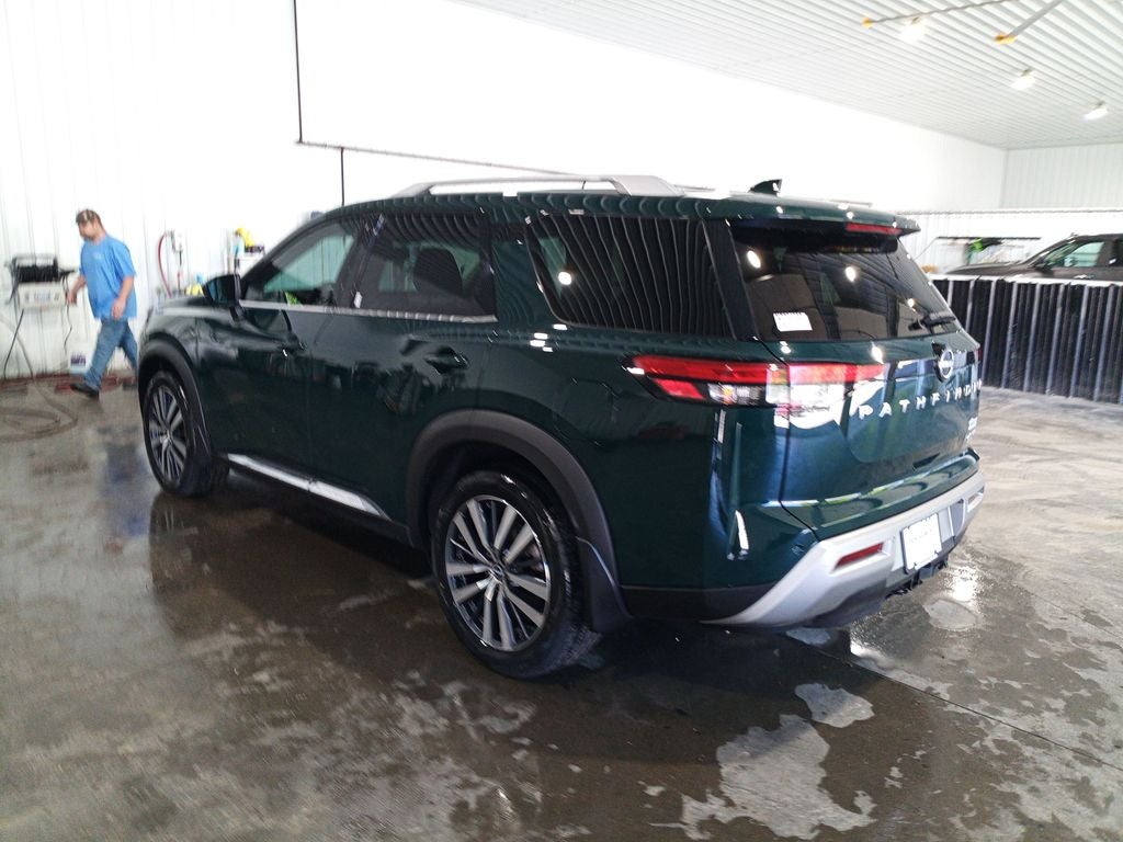 2022 Nissan Pathfinder Platinum