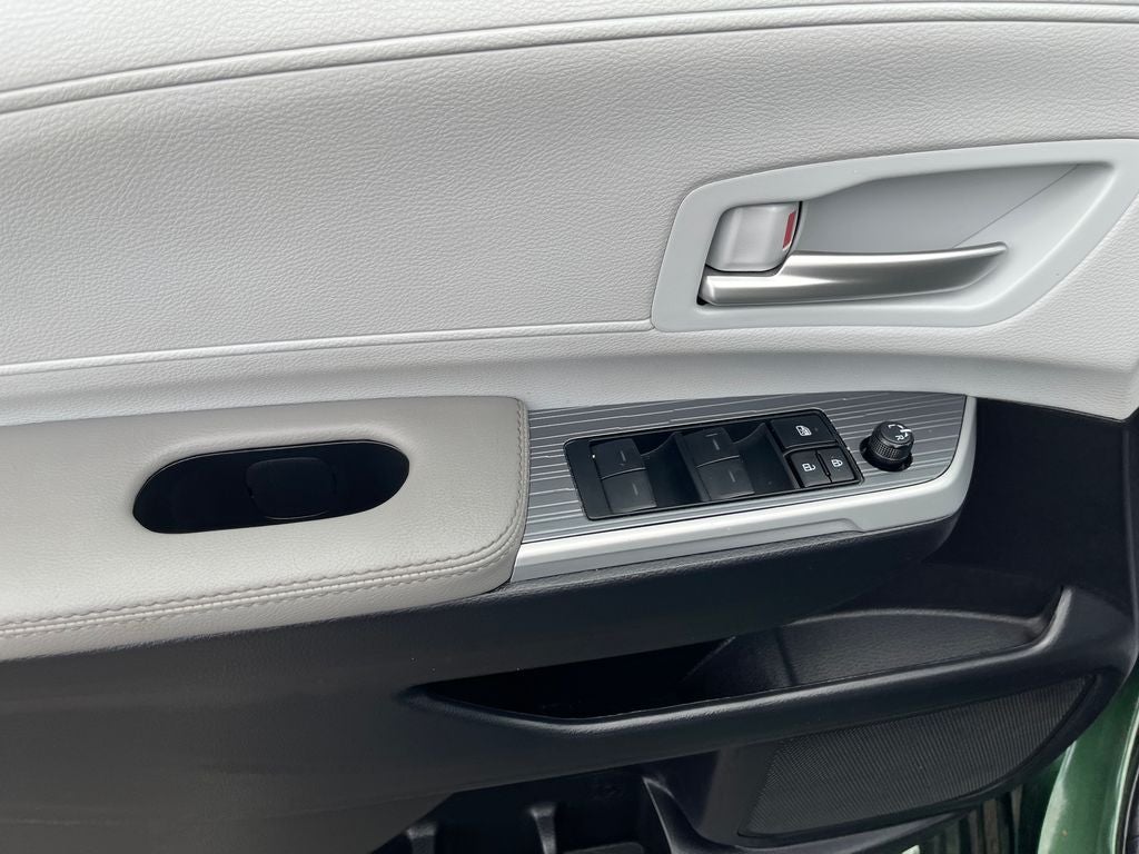 2025 Toyota Sienna XLE 7 Passenger