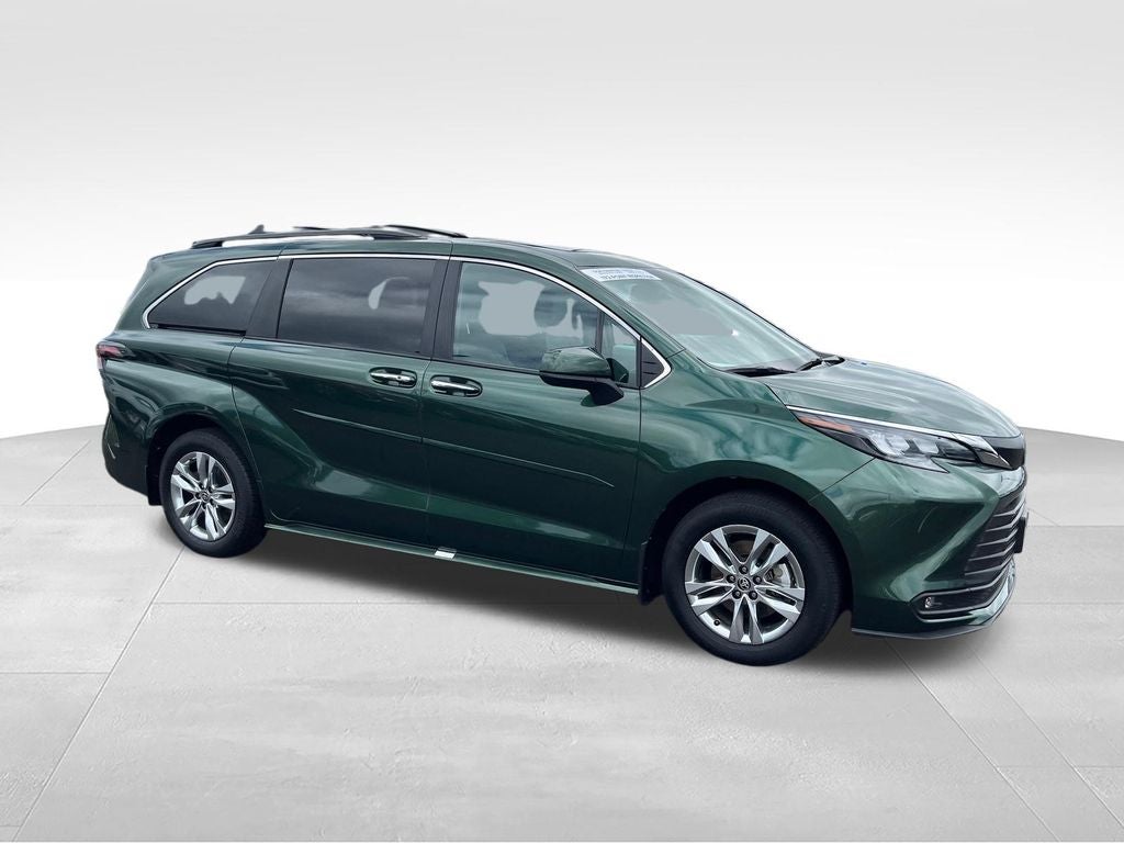 2025 Toyota Sienna XLE 7 Passenger