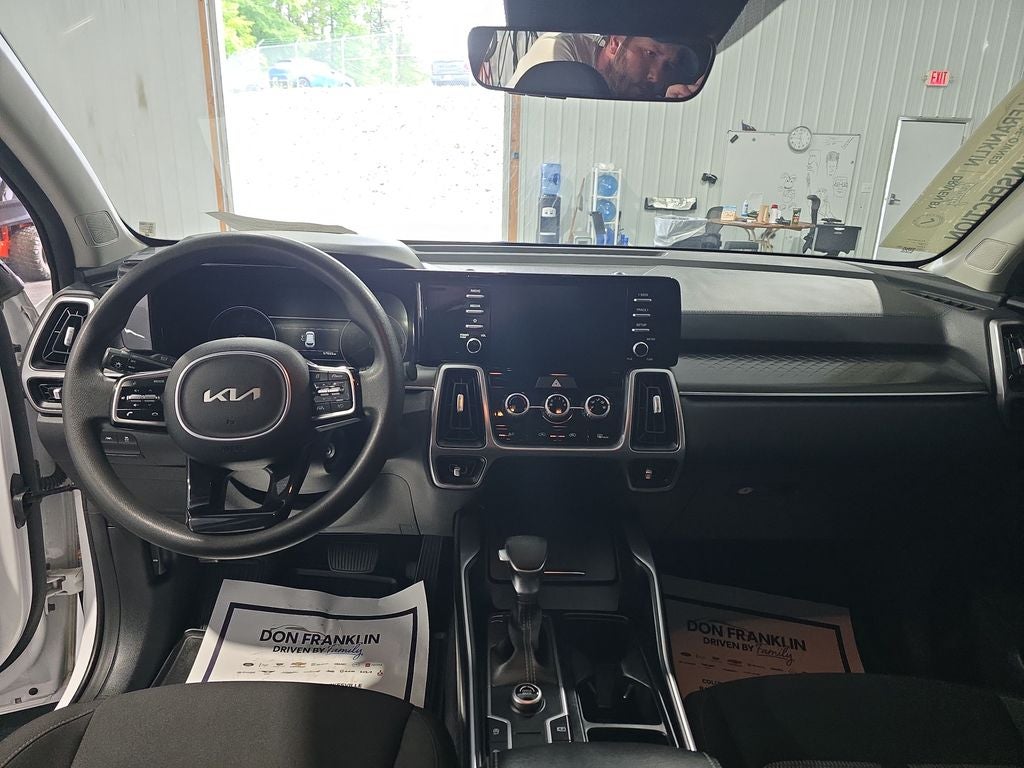 2023 Kia Sorento LX