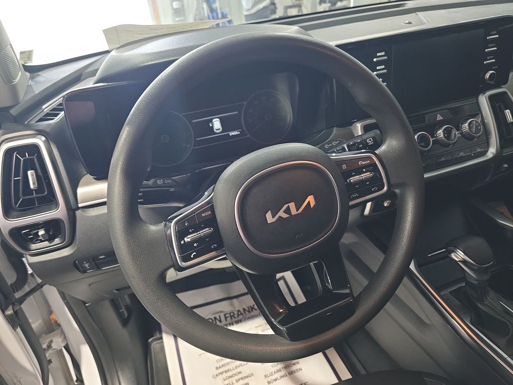 2023 Kia Sorento LX