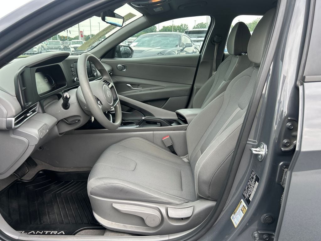 2024 Hyundai Elantra SE