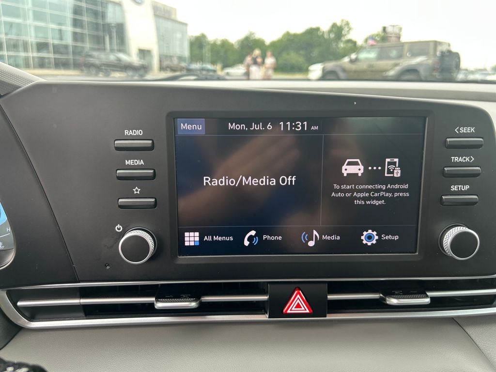 2024 Hyundai Elantra SE