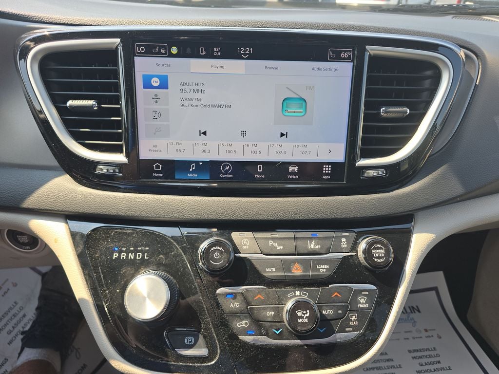 2023 Chrysler Pacifica Touring L