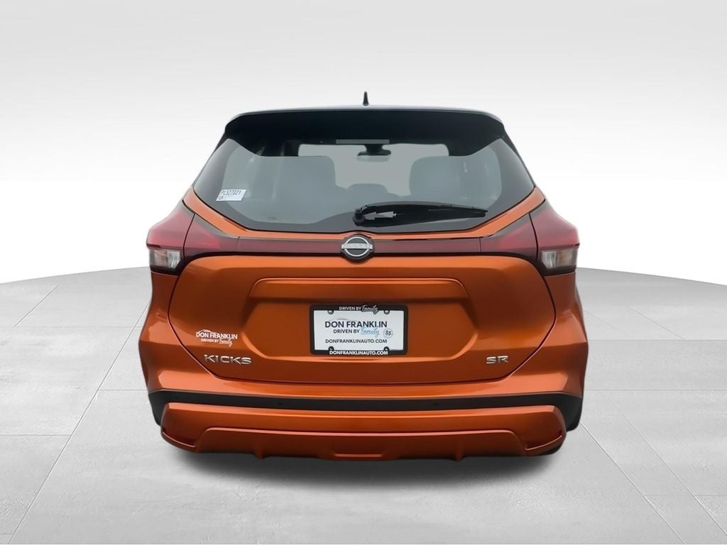 2023 Nissan Kicks SR