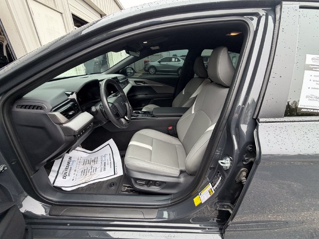 2025 Toyota Camry SE