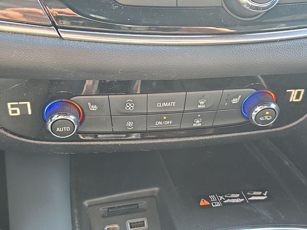 2024 Buick Enclave Essence