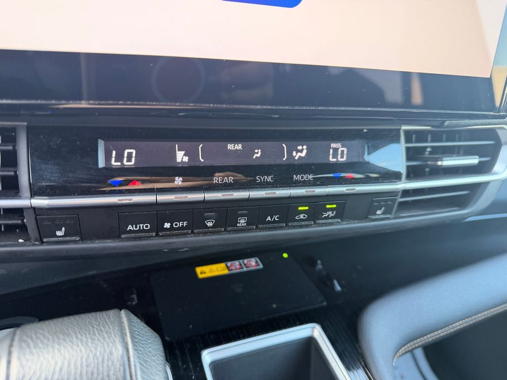 2025 Toyota Sienna Woodland Edition 7 Passenger