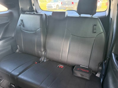 2025 Toyota Sienna Woodland Edition 7 Passenger