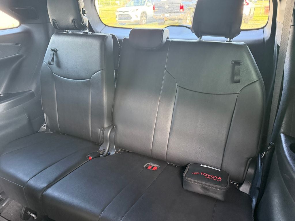 2025 Toyota Sienna Woodland Edition 7 Passenger