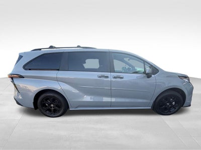 2025 Toyota Sienna Woodland Edition 7 Passenger