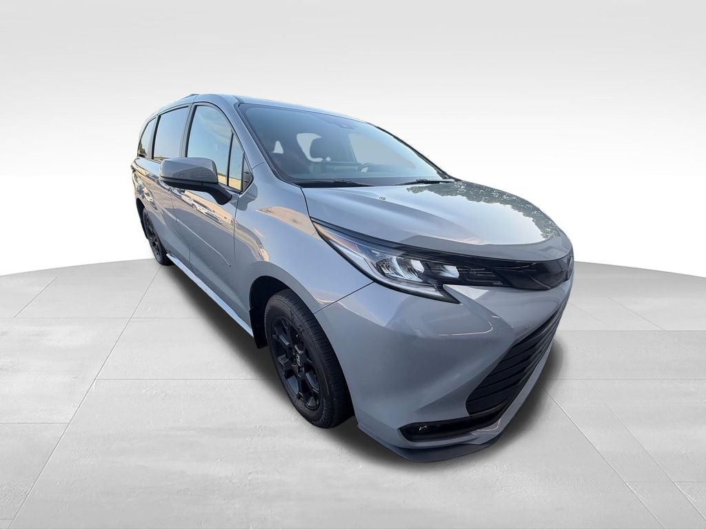 2025 Toyota Sienna Woodland Edition 7 Passenger