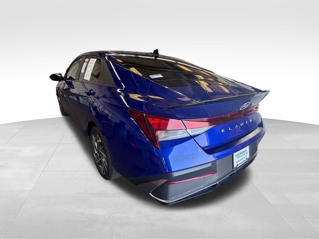 2025 Hyundai Elantra SEL Sport