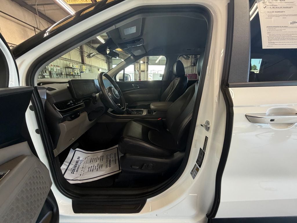 2025 Kia Carnival LXS