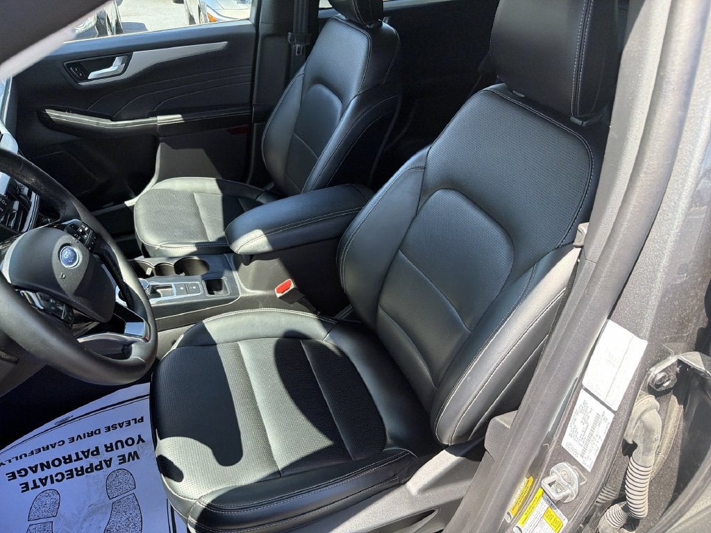 2025 Ford Escape Platinum
