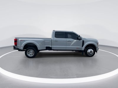2025 Ford F-450SD Platinum DRW