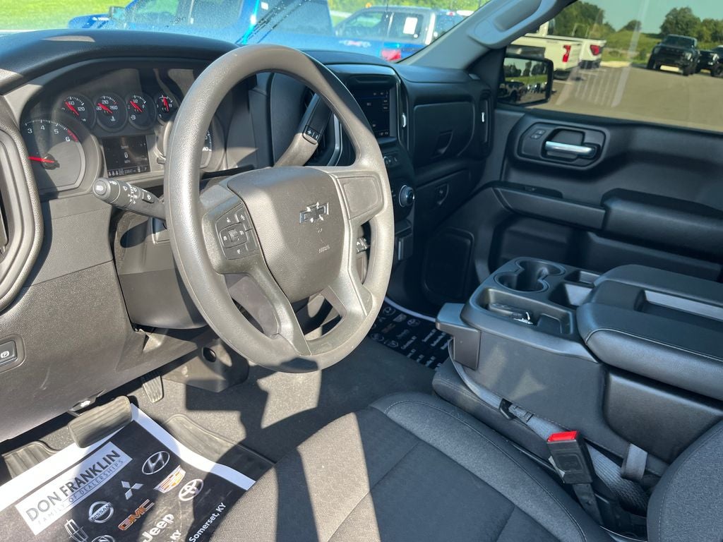 2025 Chevrolet Silverado 1500 Custom