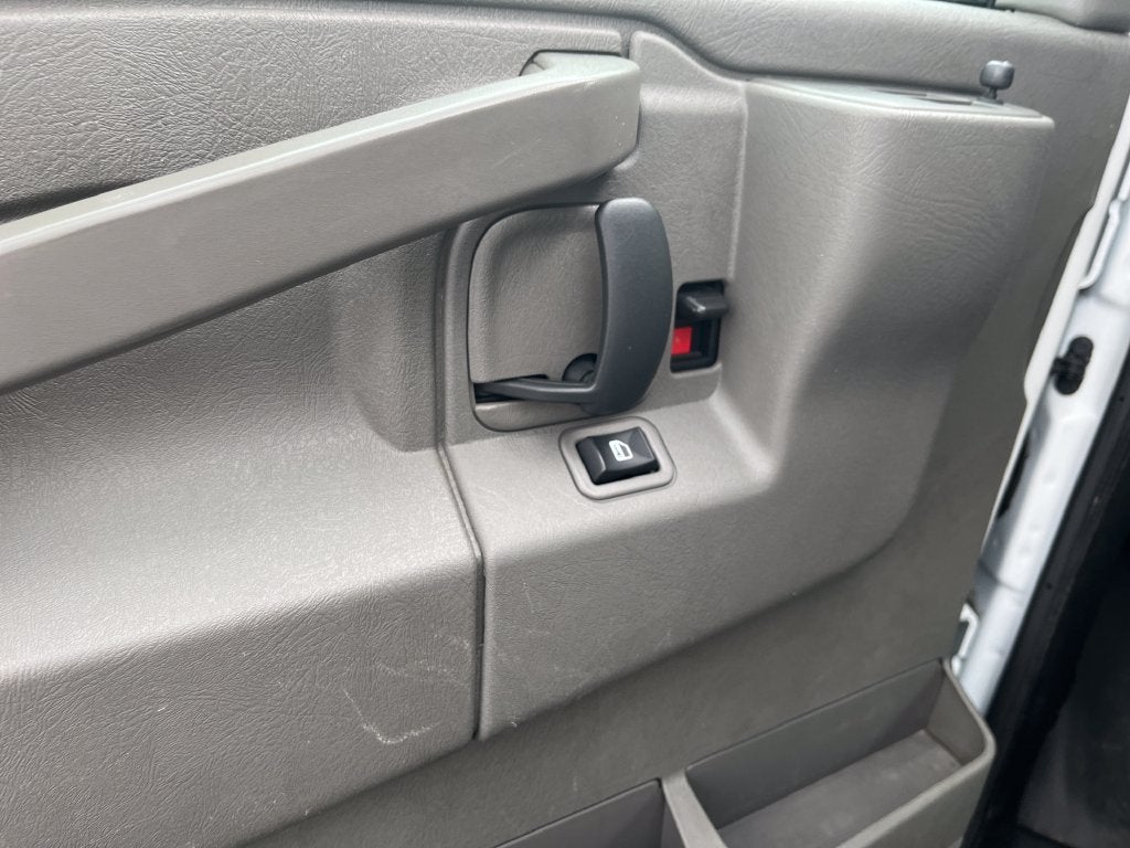 2023 GMC Savana 3500 Work Van