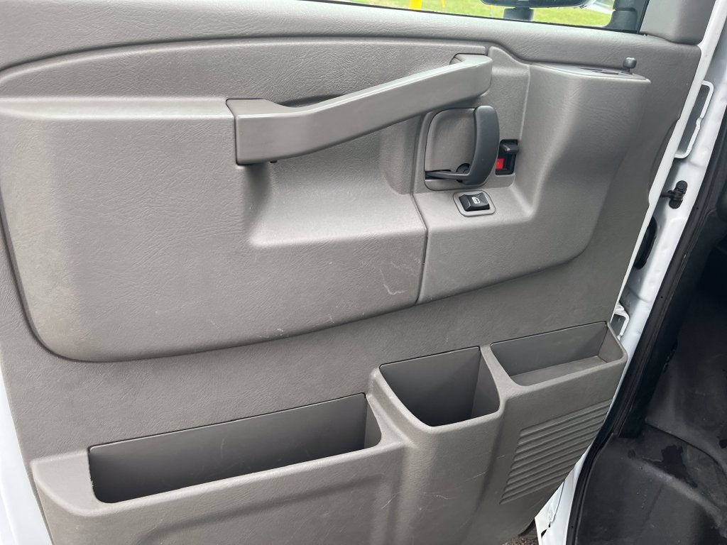 2023 GMC Savana 3500 Work Van