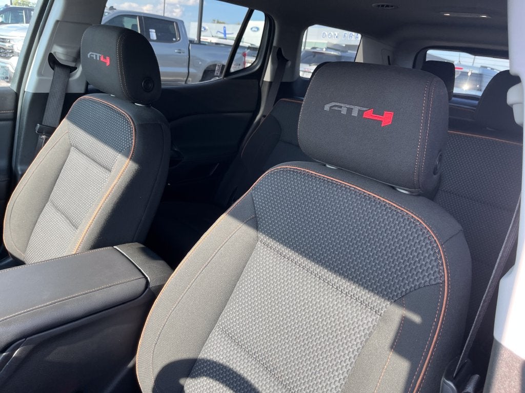2023 GMC Acadia AT4