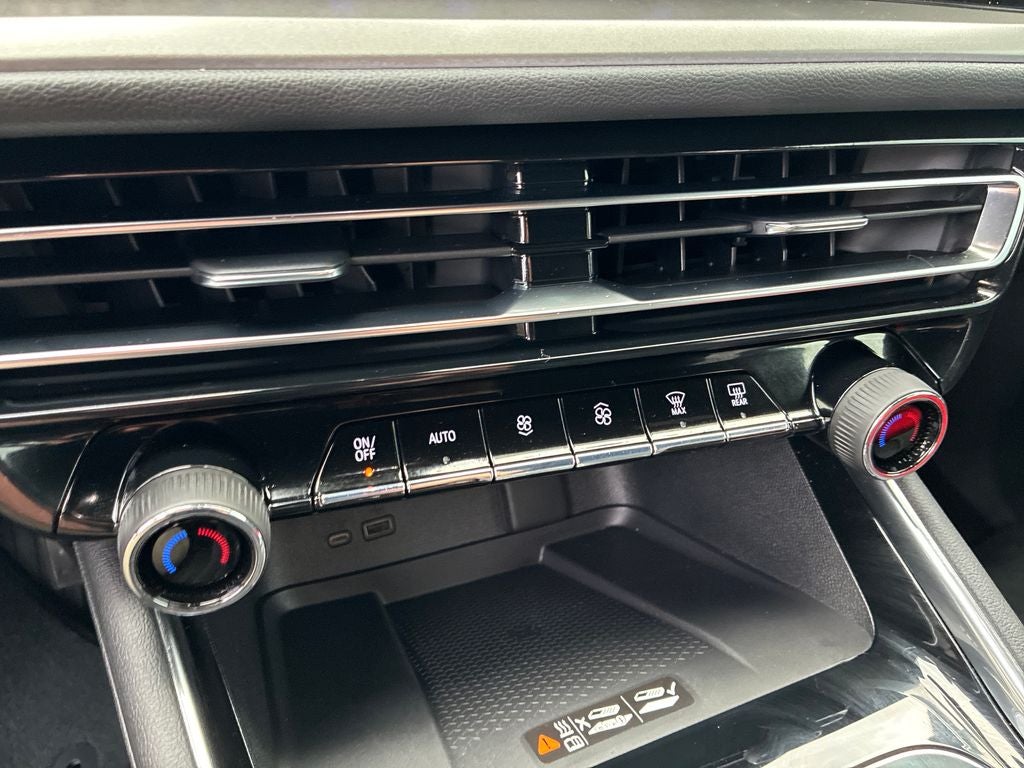 2025 Chevrolet Traverse LT 2LT
