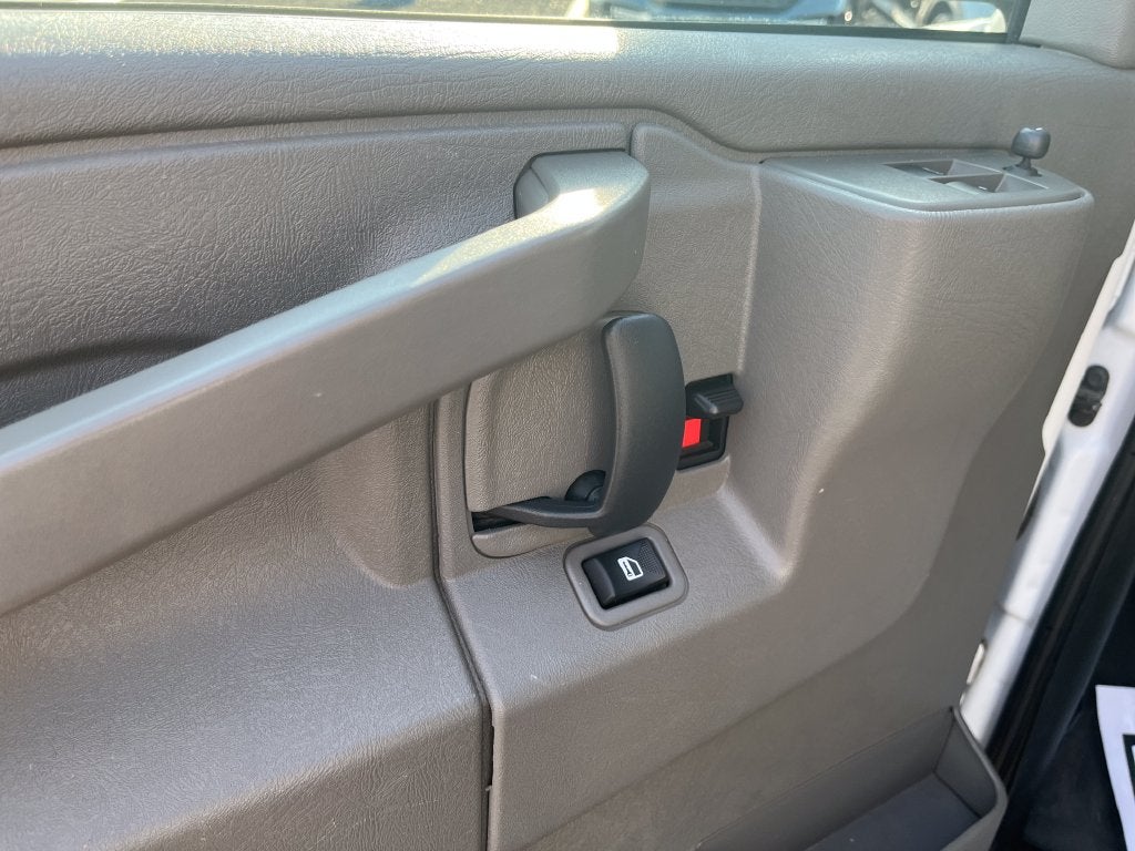 2023 GMC Savana 2500 Work Van