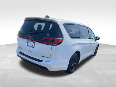 2024 Chrysler Pacifica Hybrid Select