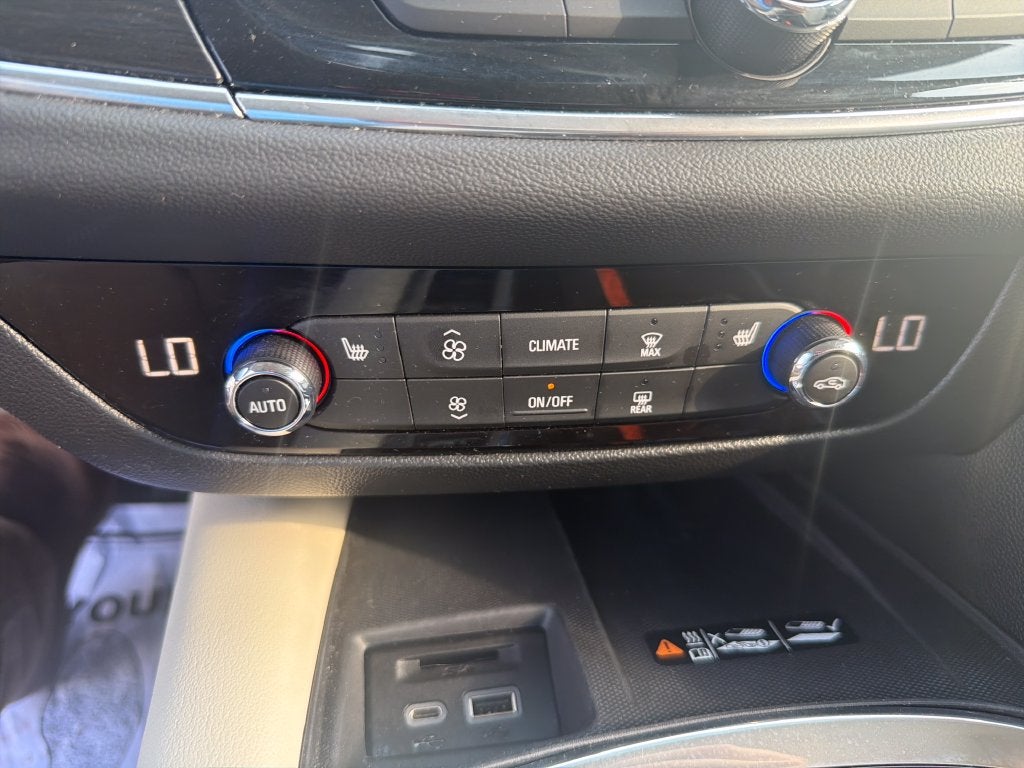 2023 Buick Enclave Essence