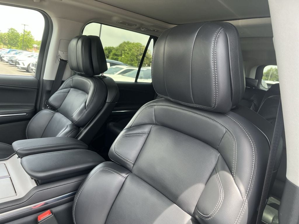 2025 Lincoln Navigator L Reserve