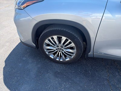 2024 Toyota Highlander Hybrid Platinum