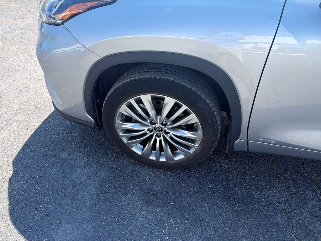 2024 Toyota Highlander Hybrid Platinum
