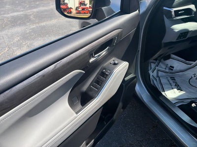 2024 Toyota Highlander Hybrid Platinum