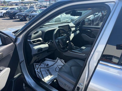 2024 Toyota Highlander Hybrid Platinum