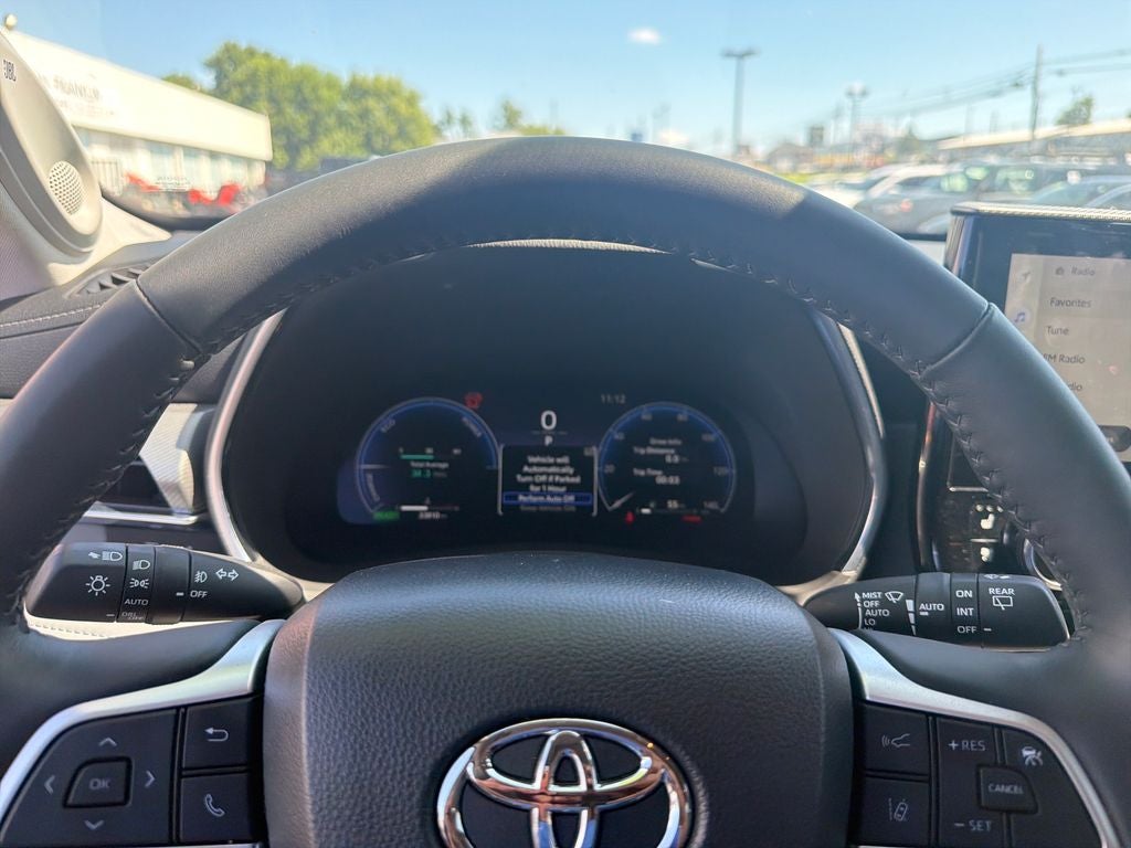 2024 Toyota Highlander Hybrid Platinum