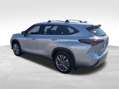 2024 Toyota Highlander Hybrid Platinum