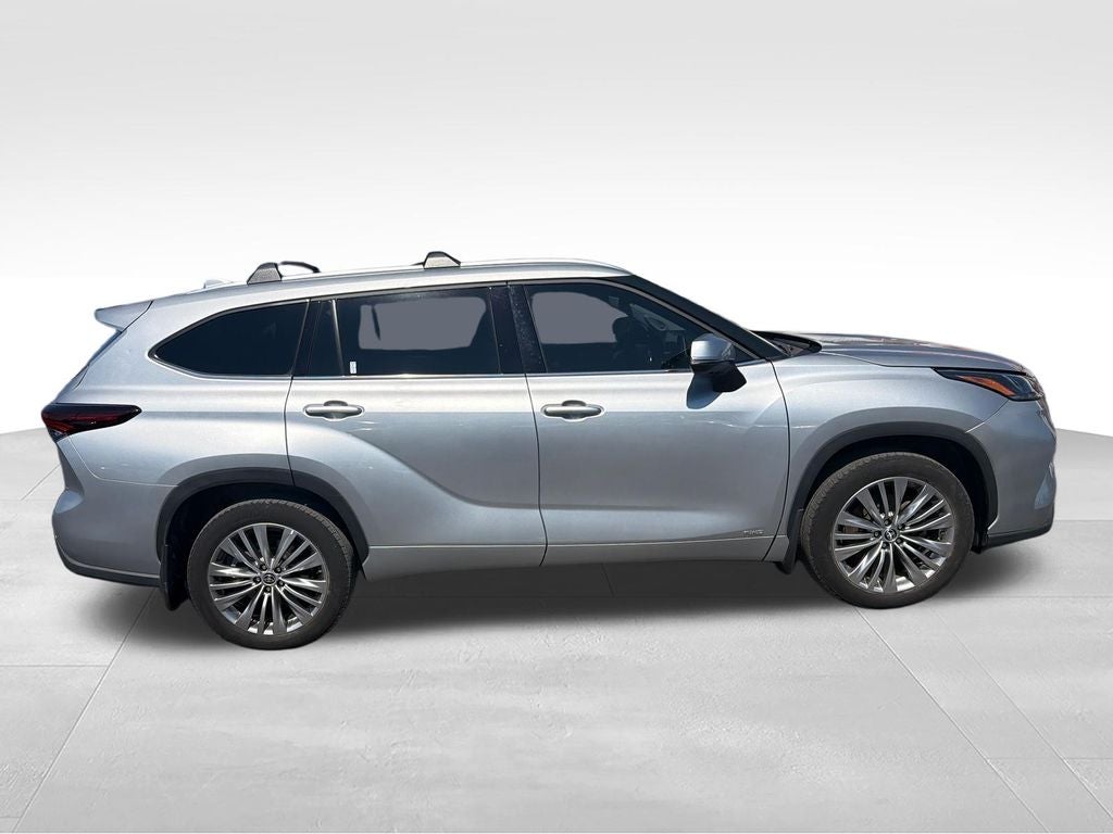 2024 Toyota Highlander Hybrid Platinum