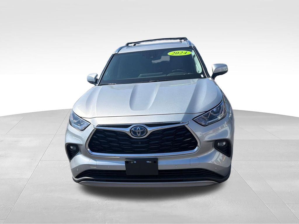 2024 Toyota Highlander Hybrid Platinum