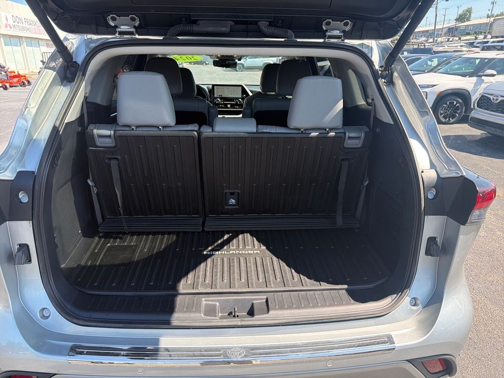 2024 Toyota Highlander Hybrid Platinum