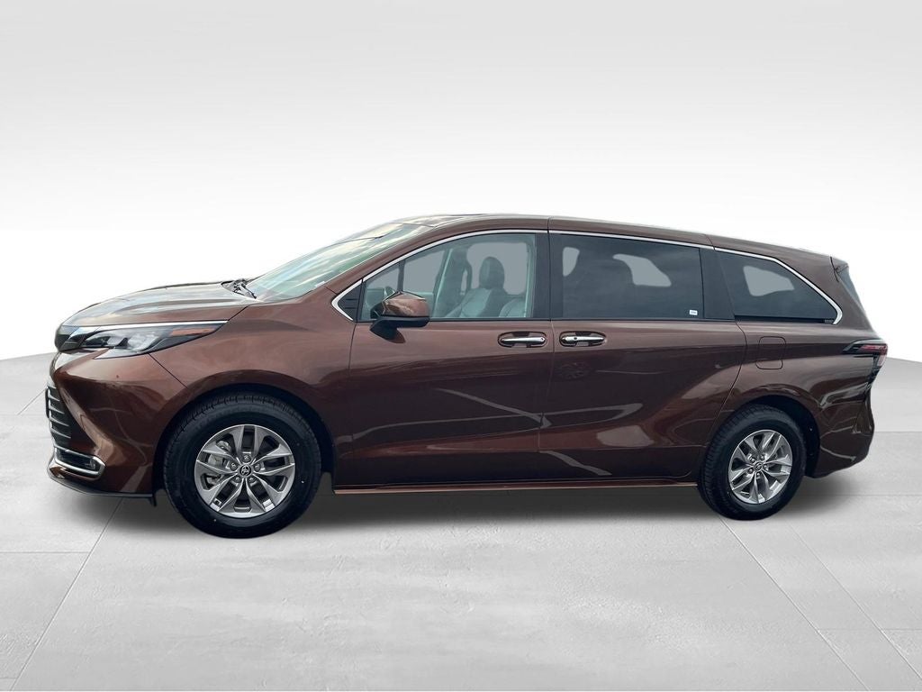 2024 Toyota Sienna XLE 7 Passenger