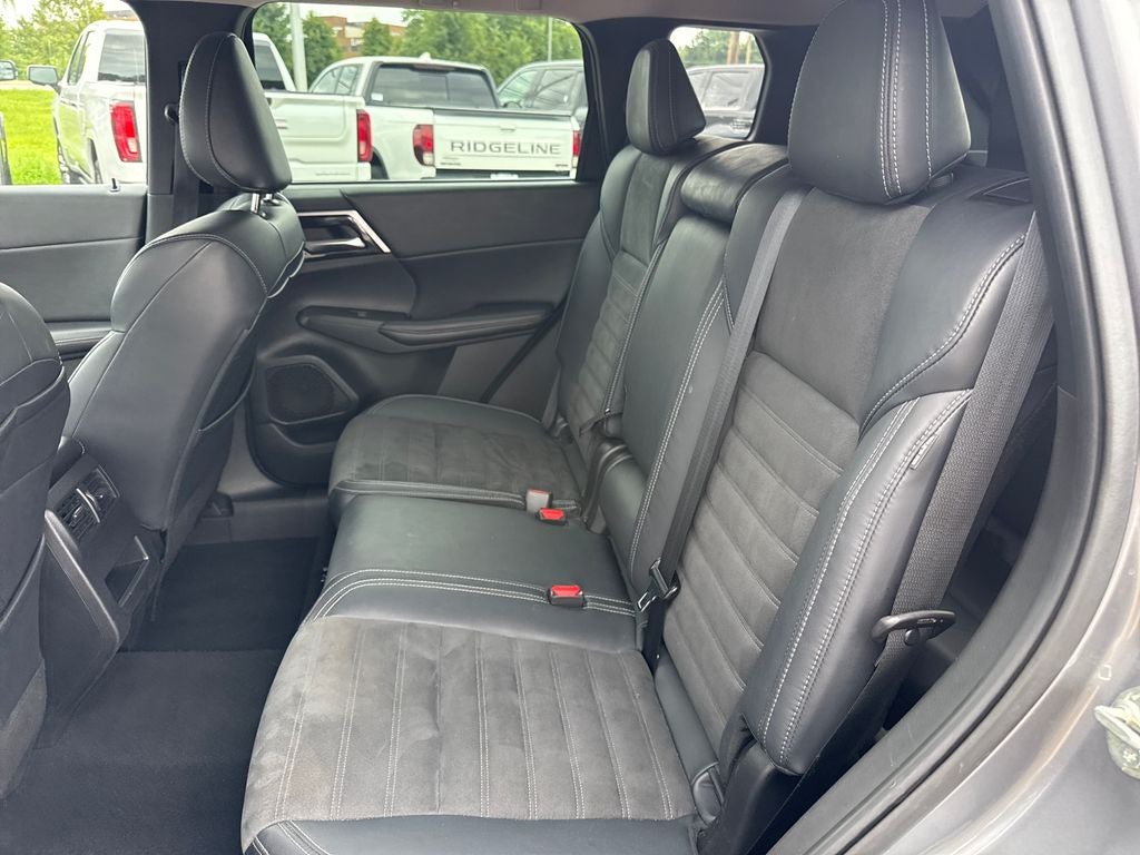2022 Mitsubishi Outlander SE