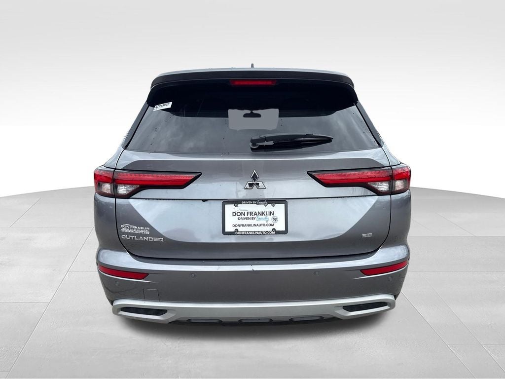 2022 Mitsubishi Outlander SE