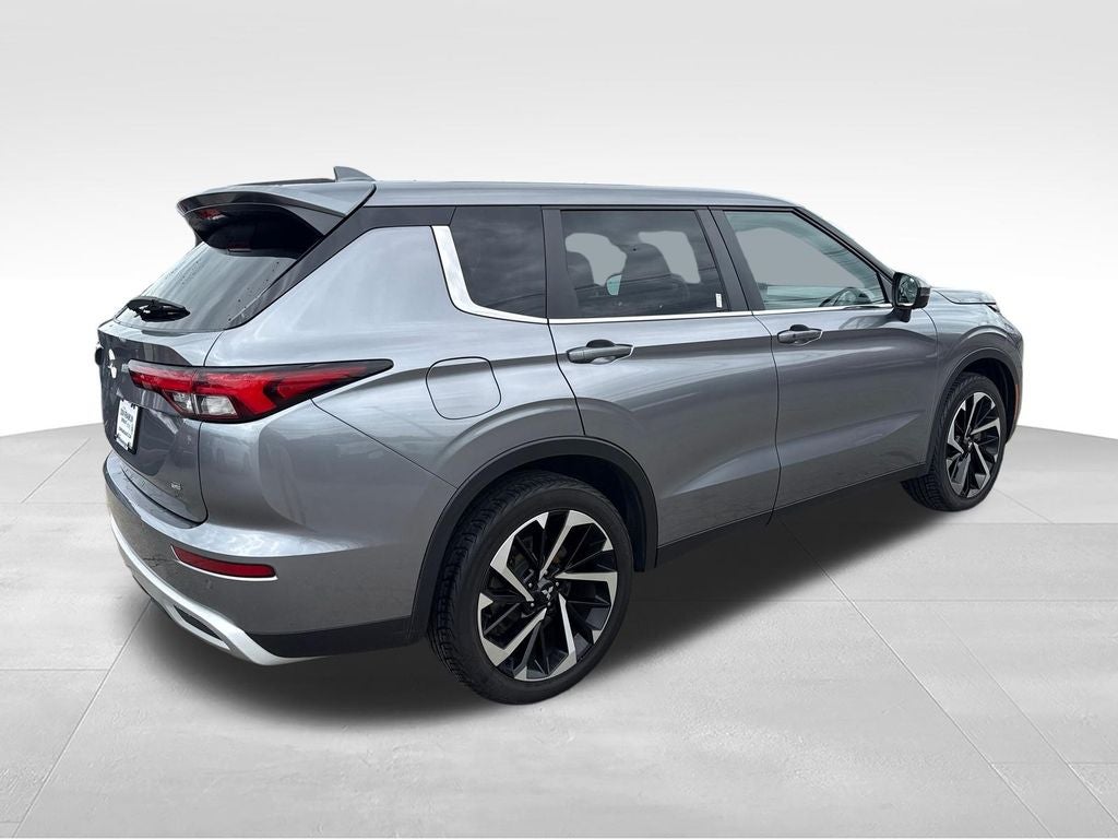 2022 Mitsubishi Outlander SE