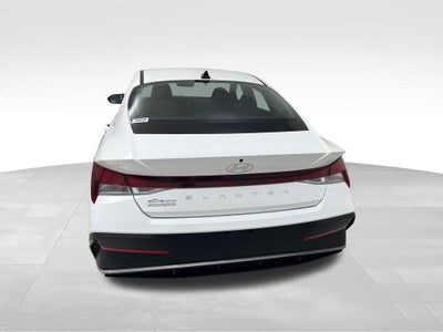 2025 Hyundai Elantra SE