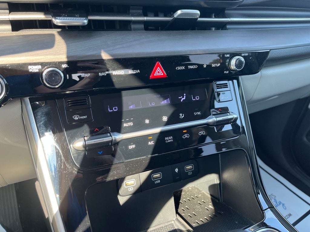 2023 Kia Carnival EX