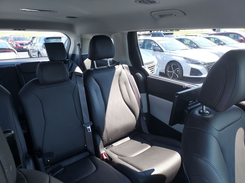2024 Kia Carnival SX