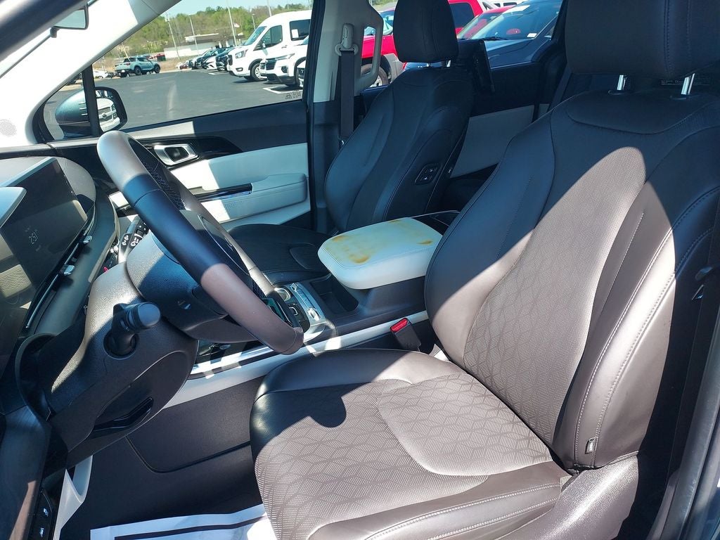 2024 Kia Carnival SX