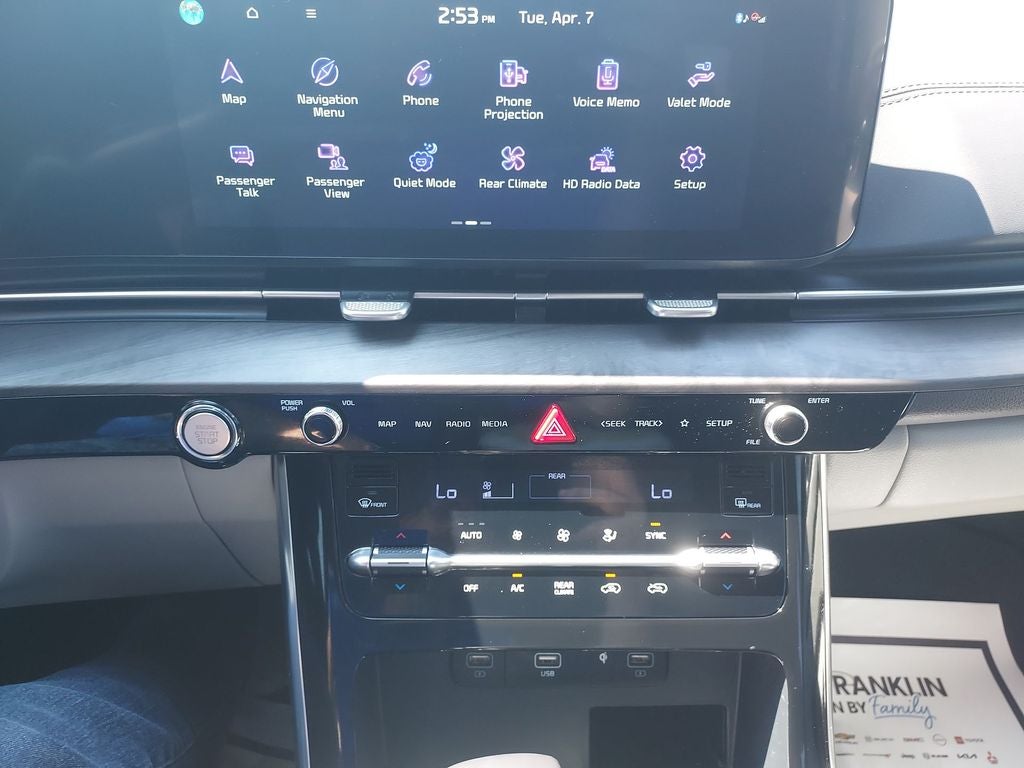 2024 Kia Carnival SX