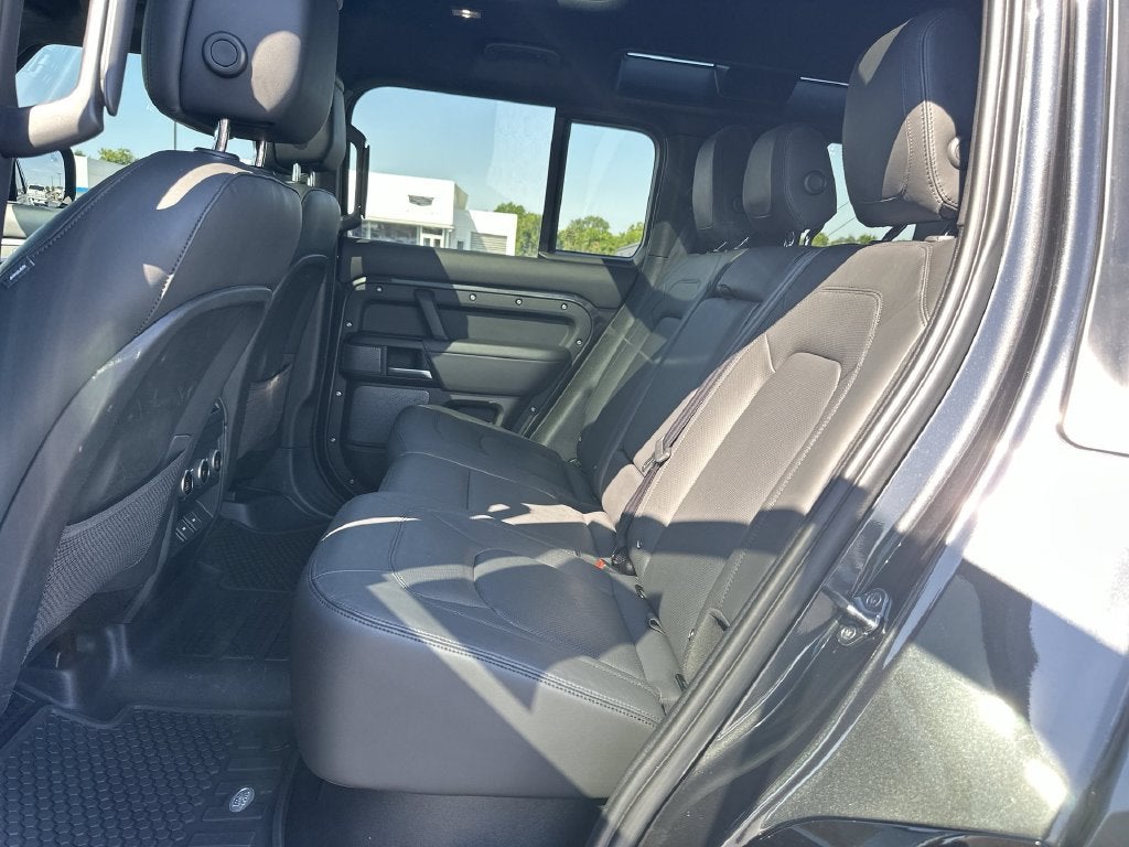2023 Land Rover Defender 110 V8