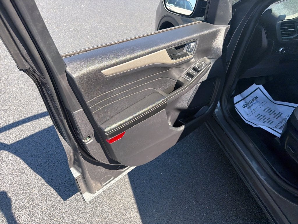 2022 Ford Escape Hybrid SE